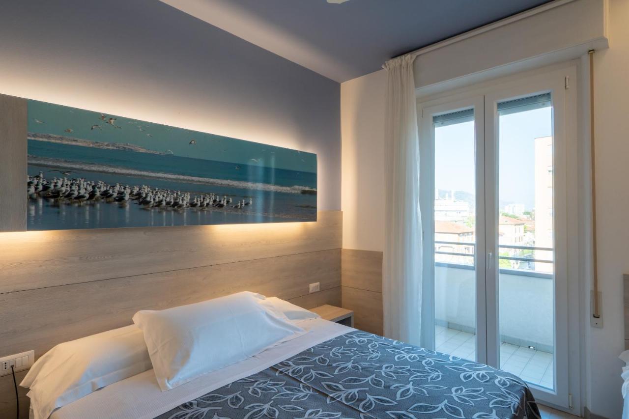 Clipper Hotel Pesaro Luaran gambar