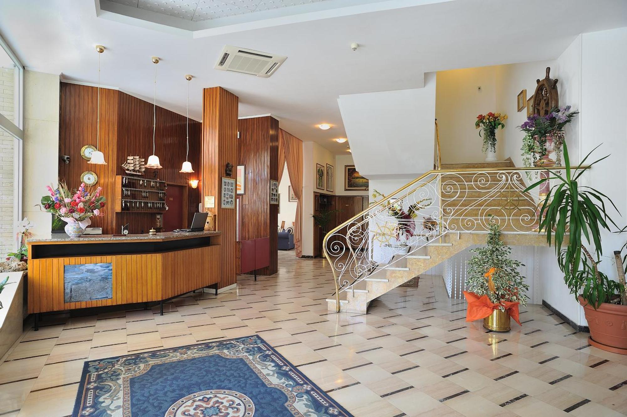 Clipper Hotel Pesaro Luaran gambar