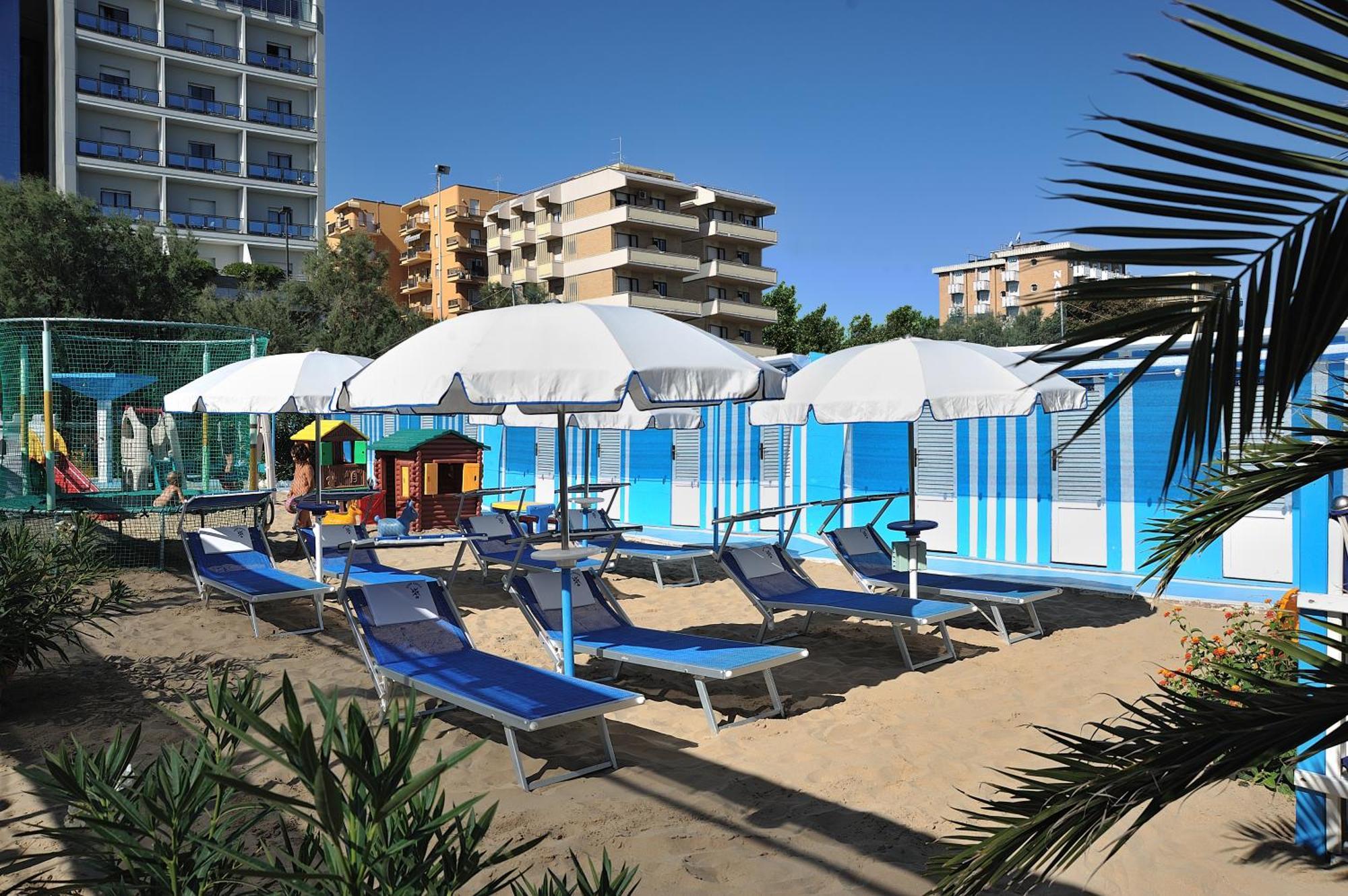 Clipper Hotel Pesaro Luaran gambar