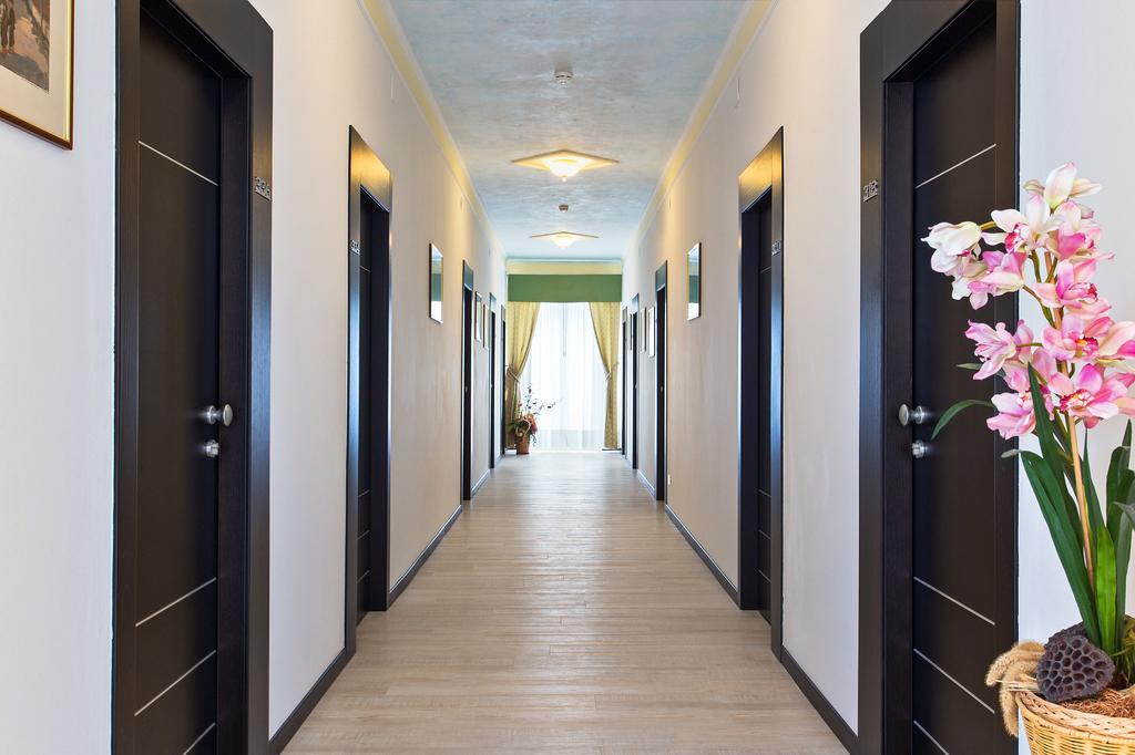 Clipper Hotel Pesaro Luaran gambar