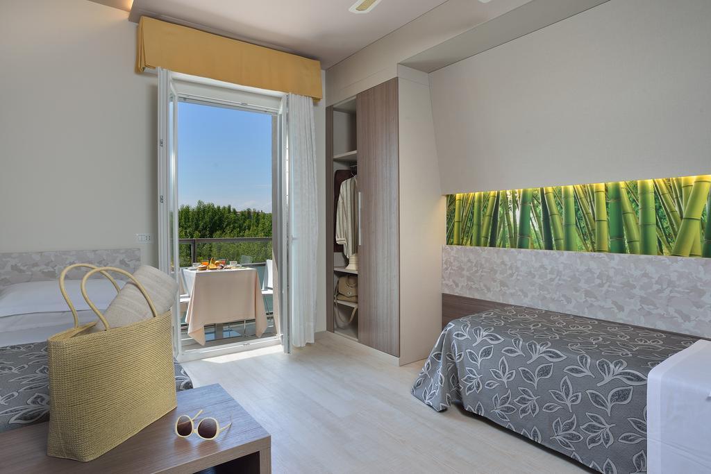 Clipper Hotel Pesaro Luaran gambar